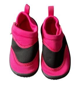Destination Holiday Girls Pink Black Water Shoes Toddler Girls Size 6